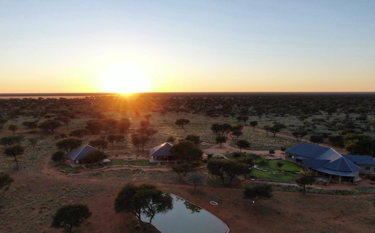Africa Awaits Lodge & Safaris Gobabis Exterior photo