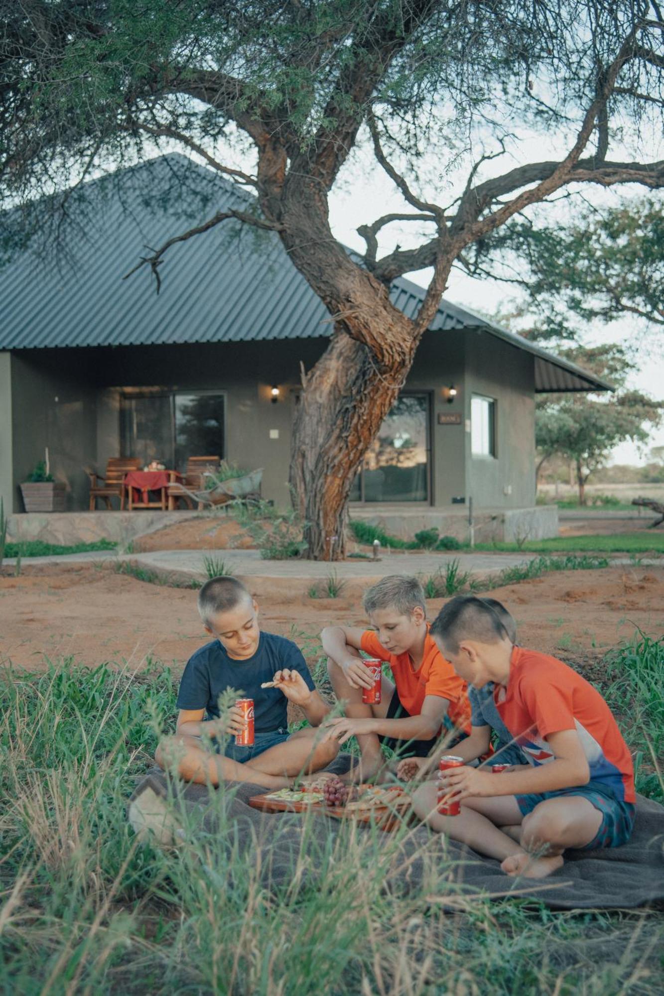 Africa Awaits Lodge & Safaris Gobabis Exterior photo